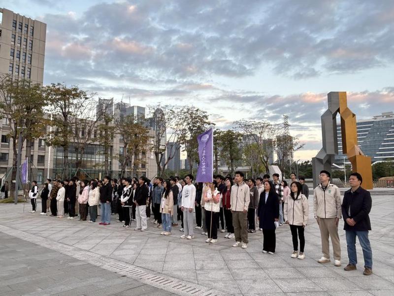  ​挺膺担当之姿，砥砺报国之志...